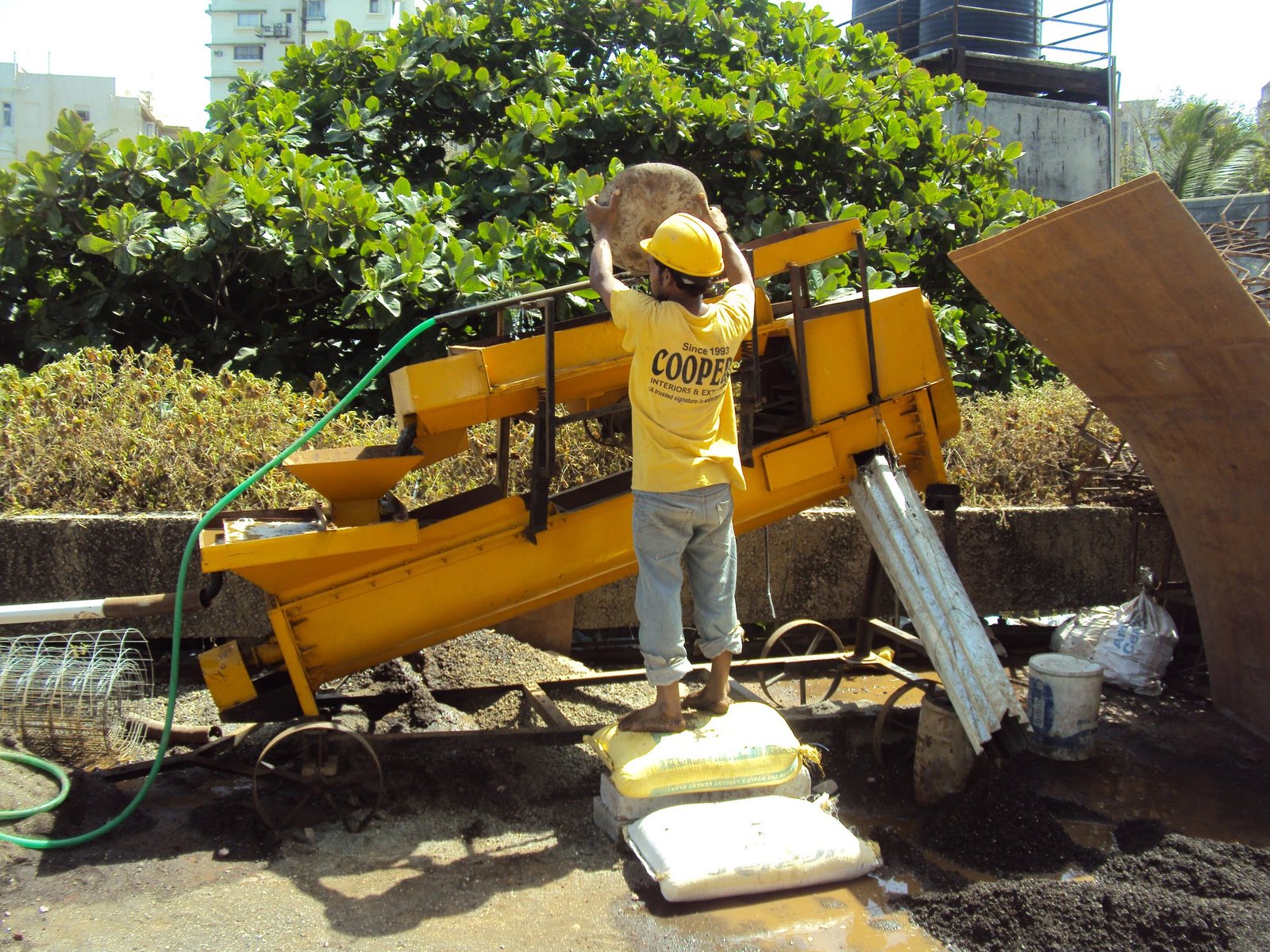 Cleaning Sand Material